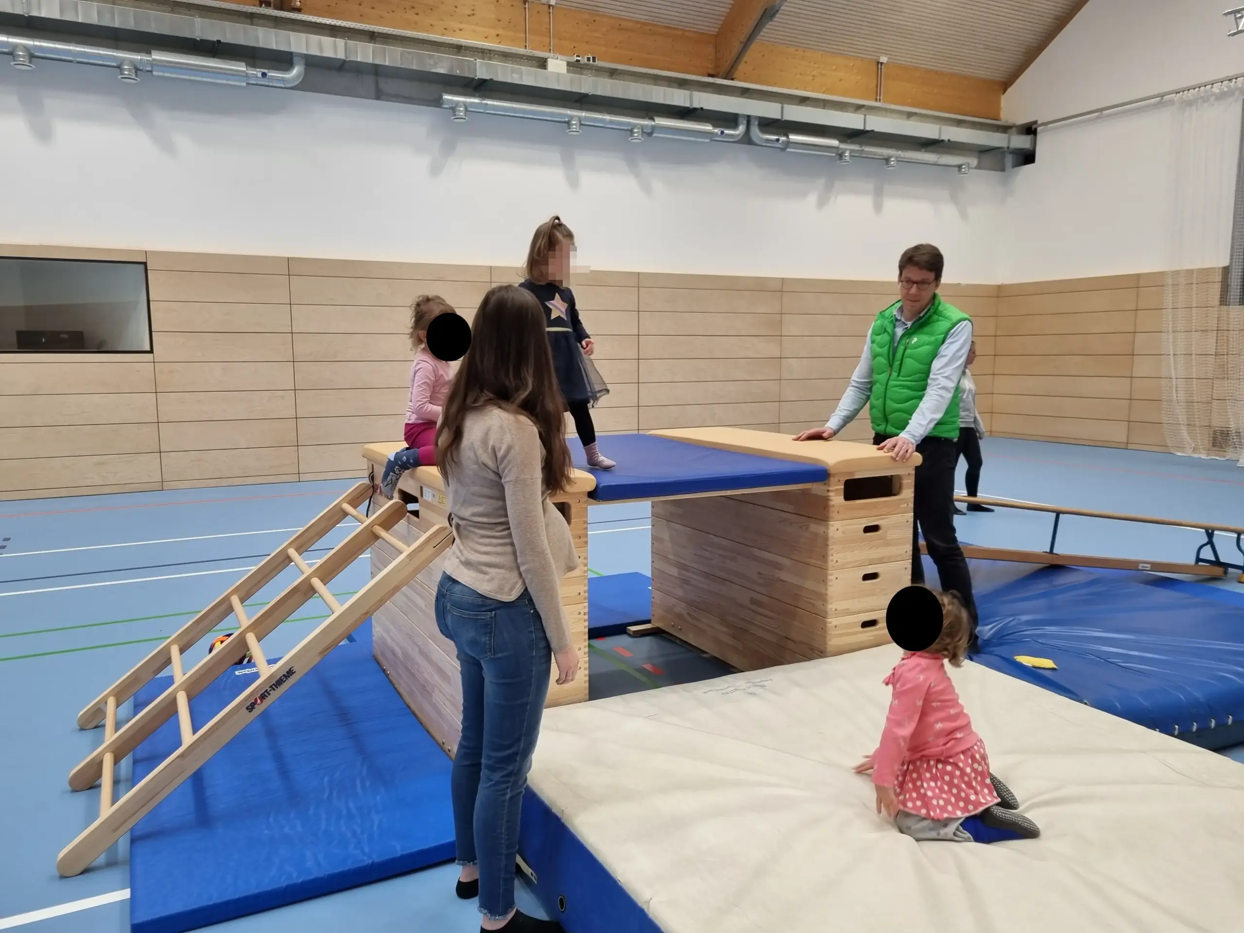 Eltern-Kind_Turnen2 Bild vom Eltern-Kind-Turnen